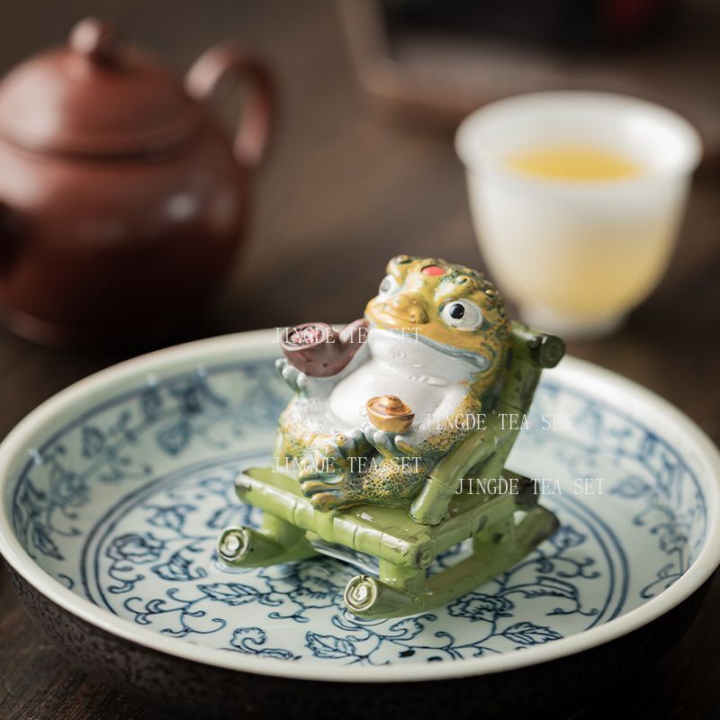 Bistro Table Set - 色が変わるロッキングチェア、金色のヒキガエルのお茶のペット、中国風の富を引き寄せる茶卓の装飾品