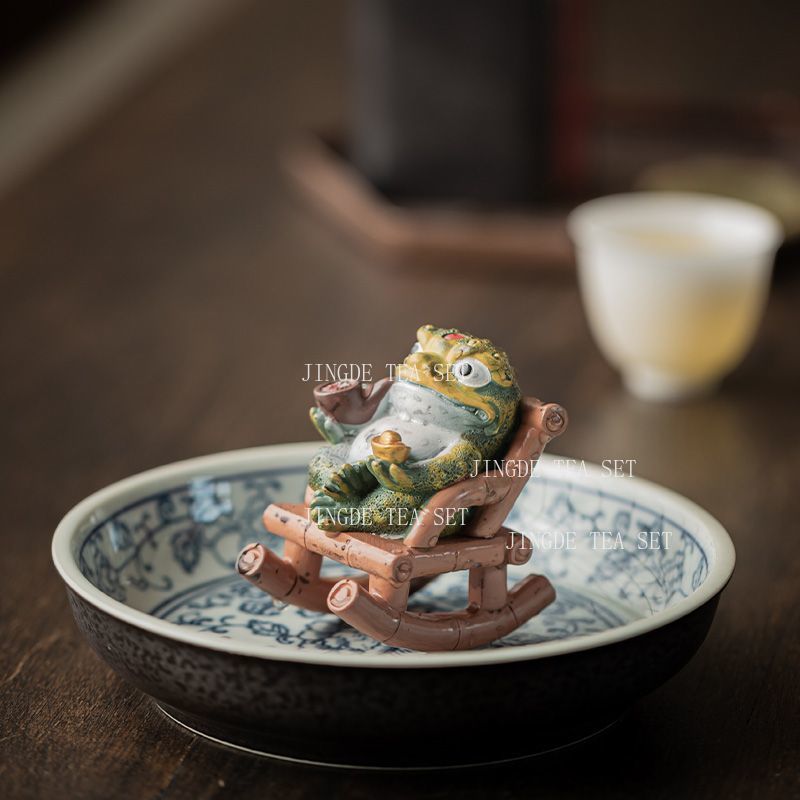 色が変わるロッキングチェア、金色のヒキガエルのお茶のペット、 - Bistro Table Set のレビューと価格